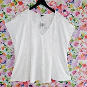 NWT Torrid 3 White Fit & Flare Eyelet Broderie V-neck Top - 3X Plus Size